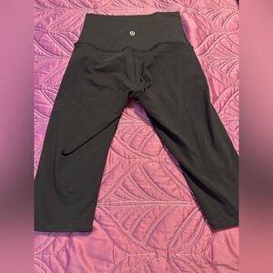 Lululemon leggings size 4 approximately 23 inches long